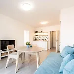 Apartment Blue Horizon Sea View 1br Warna
