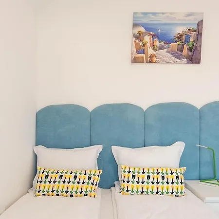 Blue Horizon Sea View 1br Warna